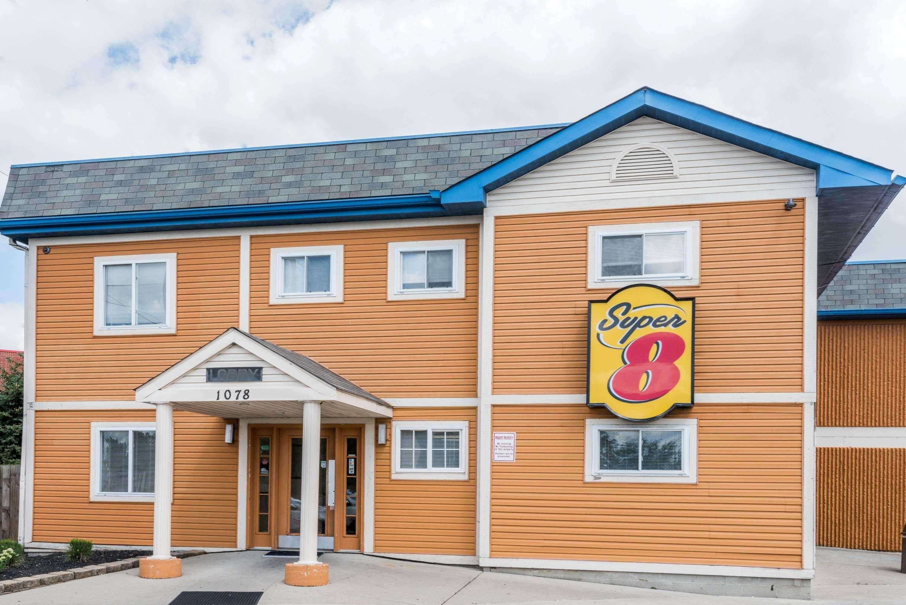 Super 8 By Wyndham Columbus Hotell Exteriör bild