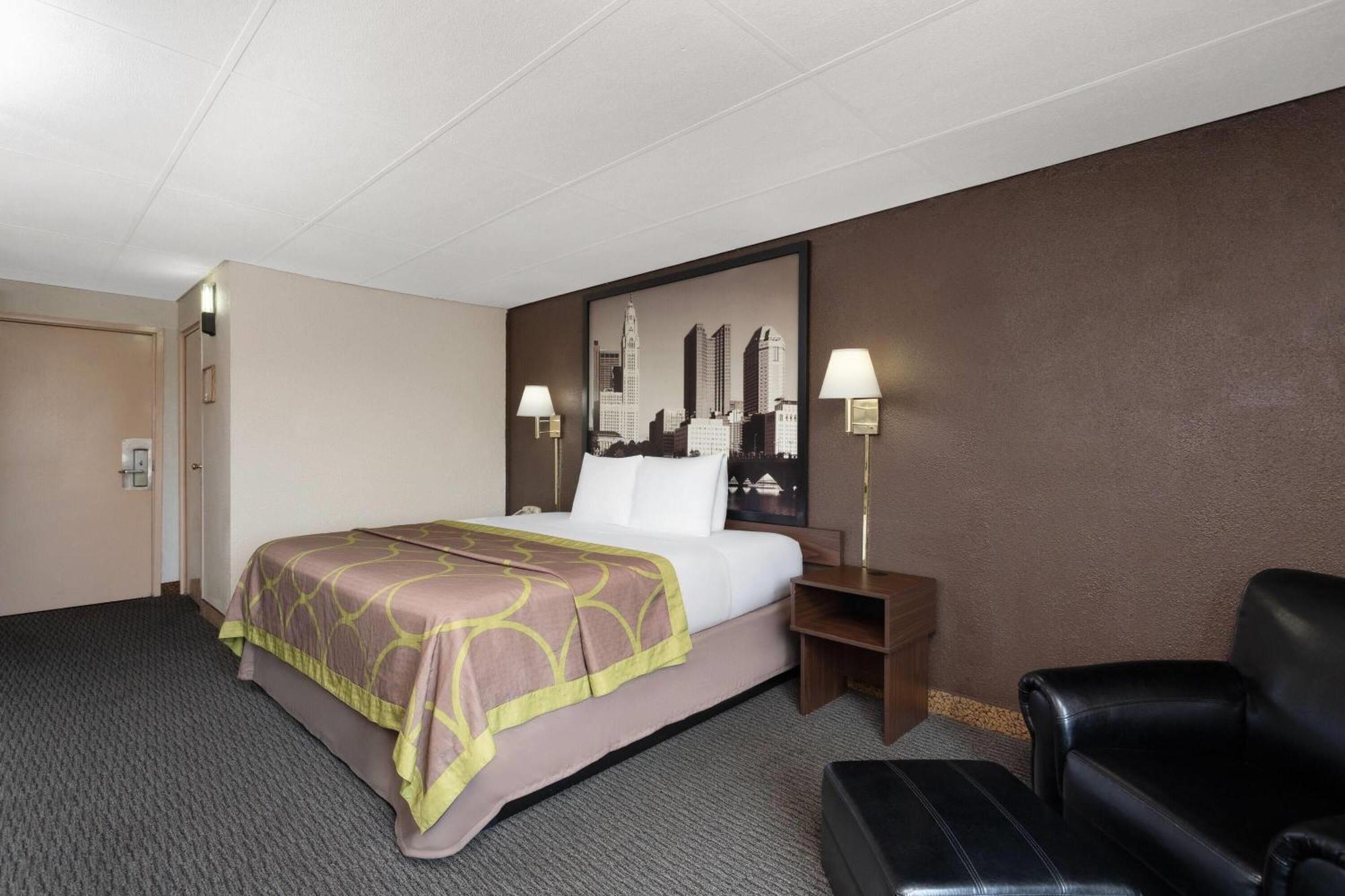 Super 8 By Wyndham Columbus Hotell Exteriör bild